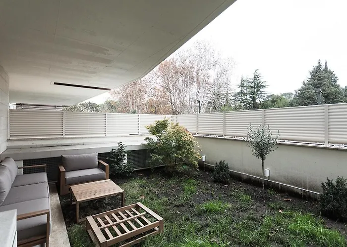 Easytopstay - Stylish Flat With Garden